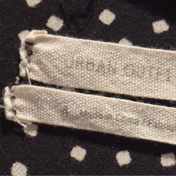 Urban Outfitters - Black and White Polka Dot Romper Size 4 - Picture 7 of 7